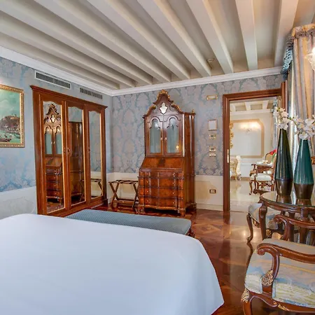 Canal Grande Hotel Venice