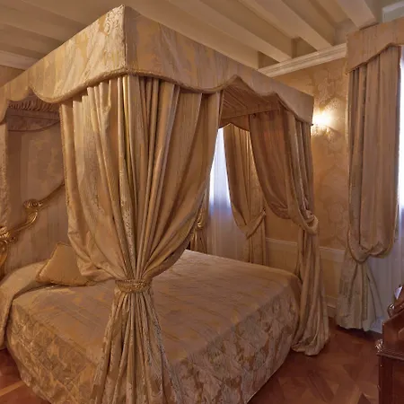 Canal Grande Hotell