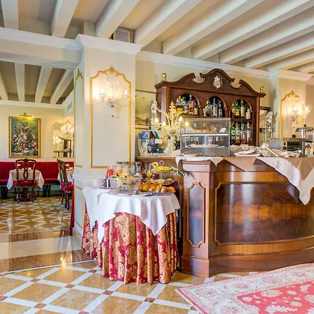 Canal Grande Hotel Benátky