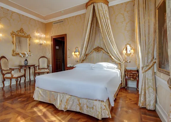 Canal Grande Otel 4*