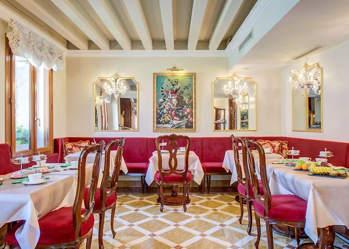Canal Grande Otel 4*